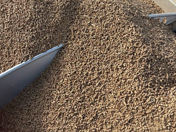Straw Pellets and Straw Crumb in Bulk & Bags - Main image