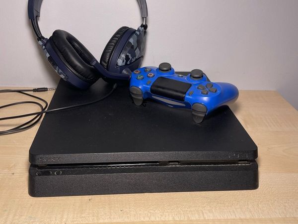 Ps4 slim + controller and headset + games - Main image