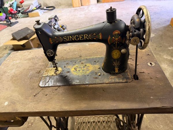 Antique singer sewing machine - Main image