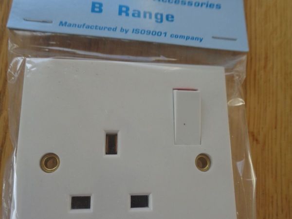 1 Gang Switched Socket for Sale - Main image