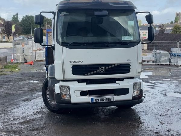 Volvo FL 240 plant lorry - Main image