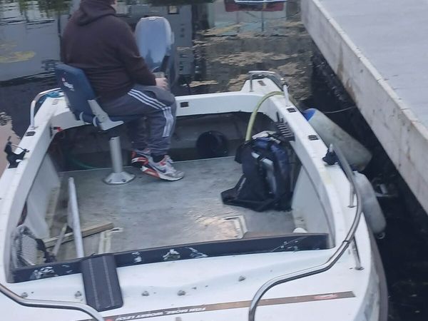 17 FOOT FIBRE GLASS WIDEBEAM BOAT - Main image