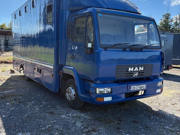 MAN 7.5 tonne horse lorry - Main image
