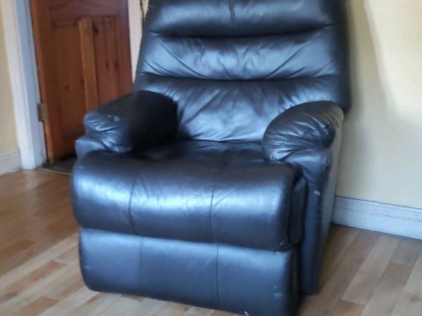 Pair of Reclining Armchairs. - Main image