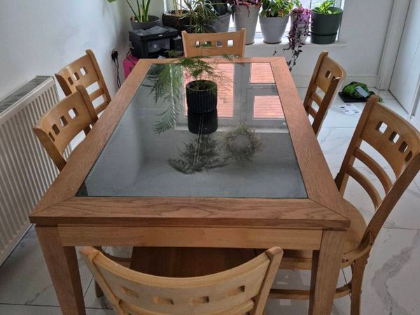 Dining table - Main image