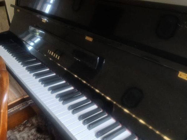 Yamaha E108 piano - Main image