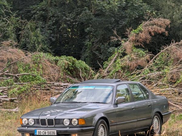 BMW E32 730i - Main image