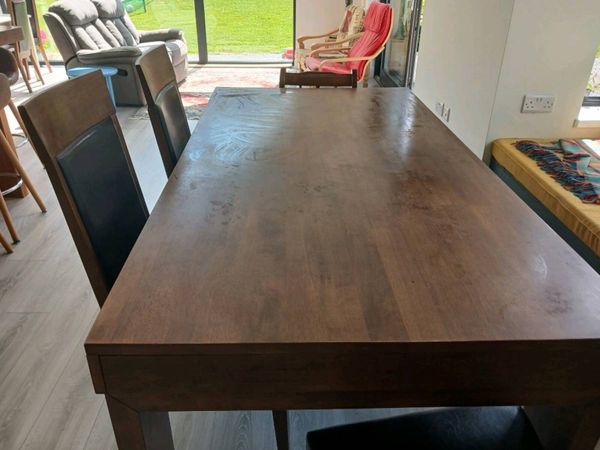 Dining table - Main image