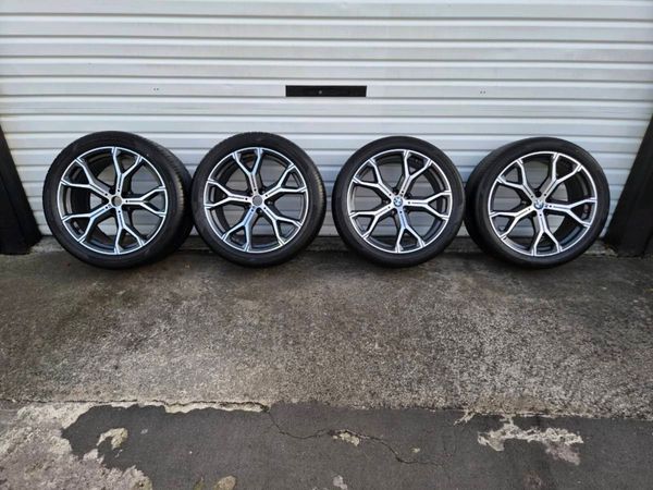 BMW 21" Genuine Alloys Wheels and Tyres - Main image