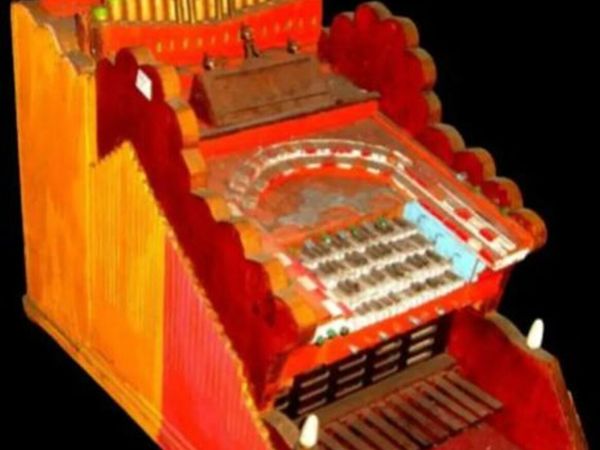 Pristine Vintage Miniature Organ / Folk Art Model - Main image