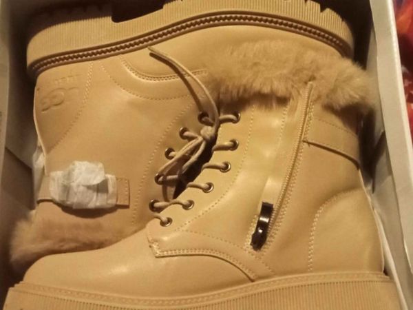 Brand New fur UGG boots size 6 - Main image