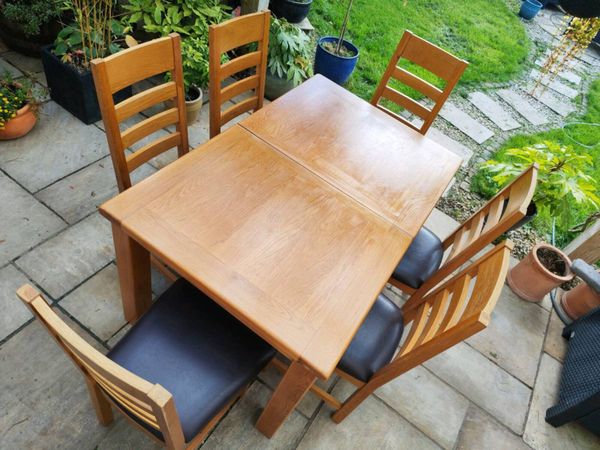 Kitchen dining table - Main image