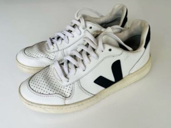 Veja Womens Shoe UK Size 5 - Main image
