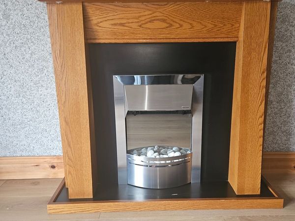 Free stanfing fireplace and electric fire - Main image