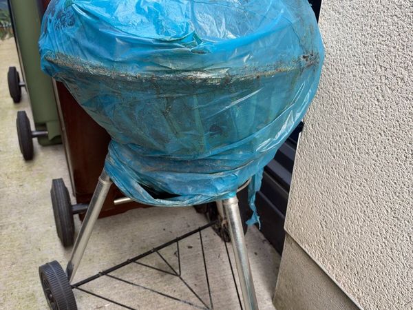 Charcoal Kettle BBQ Grill with Wheels - Main image