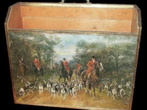 Vintage 'Hunting Scene' Magazine Rack - Main image