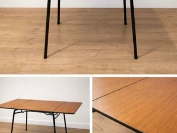 Formica table - Main image