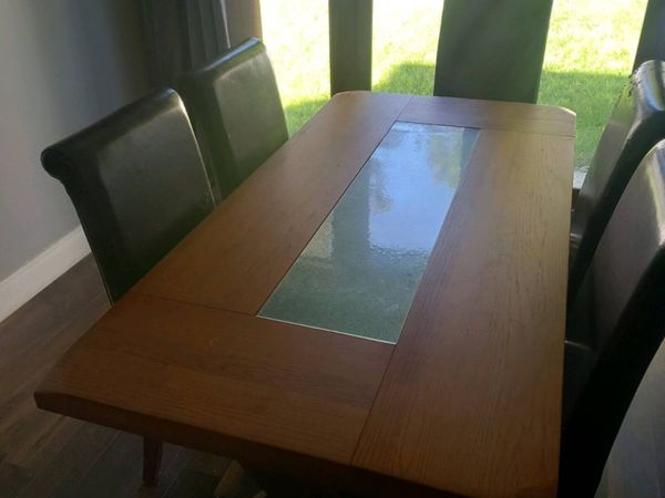 Dining room table - Main image