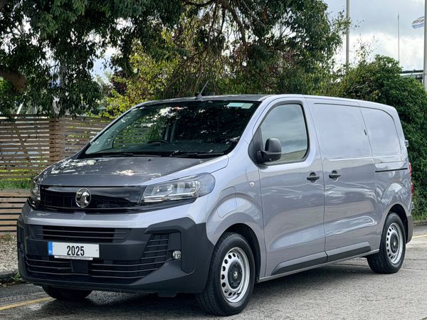 2025 Vauxhall Vivaro - Main image
