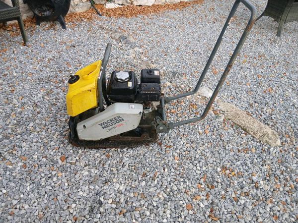 Wacker neuson plate with tank - Main image