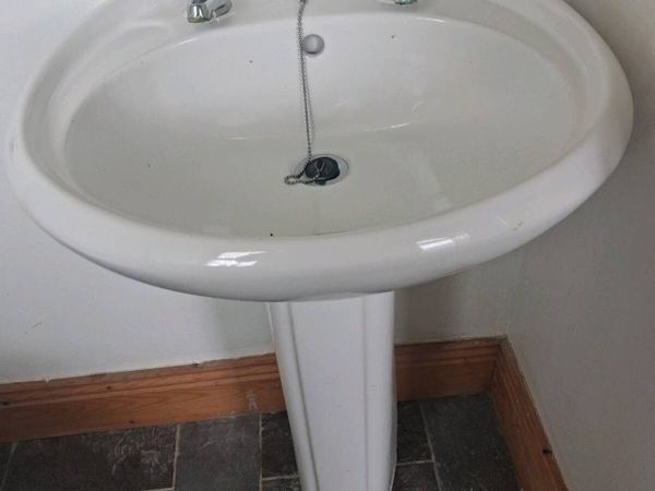 Bathroom sink - Main image