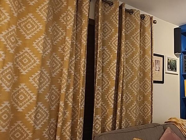 Free Curtains - Main image
