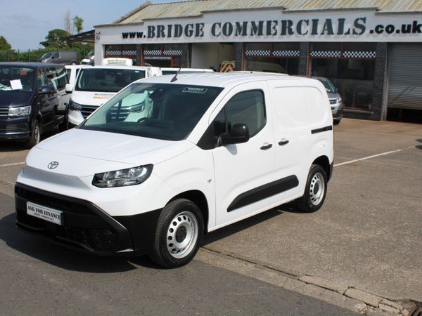 2025 Toyota Proace City L1 - Main image