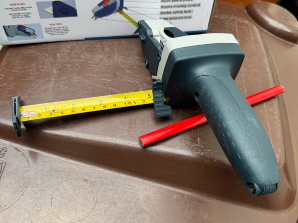 Cutting tool for plasterboards - Main image