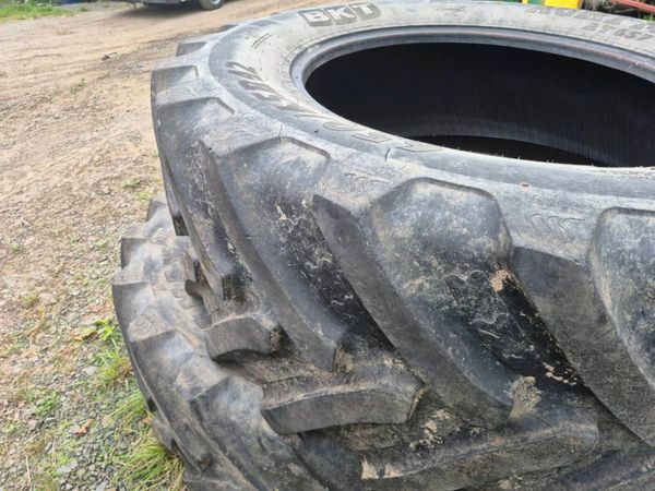 Tyres 650/65R32 - Main image