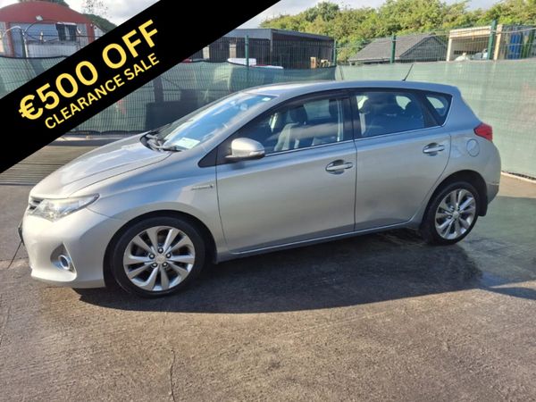 132 Toyota Auris  Hybrid    Automatic - Main image