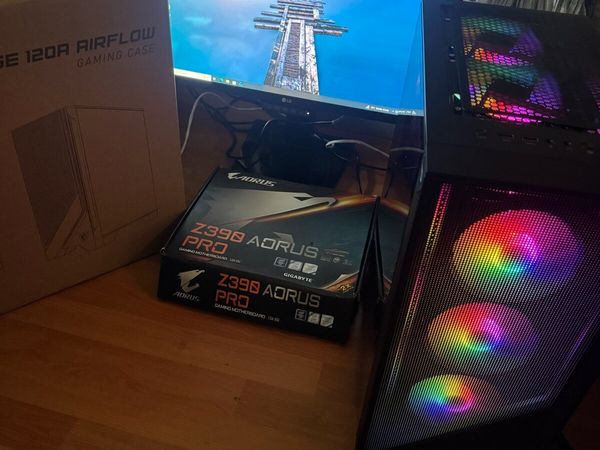 Custom game PC + monitor - Main image