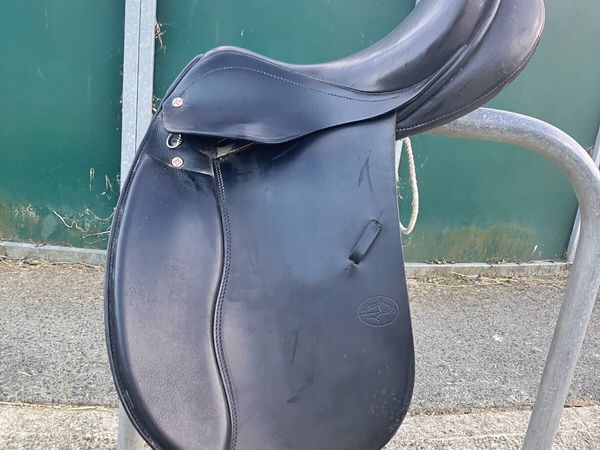 17.5” Lemetex Cresta Dressage Saddle - Main image