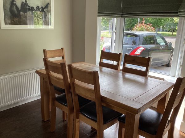 Kitchen table and chairs - Main image
