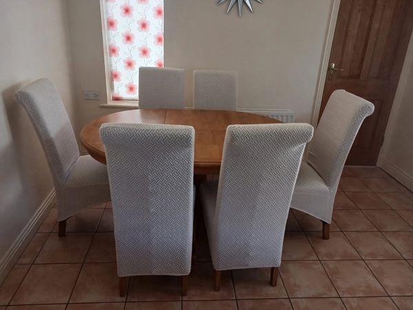 Dining table and chairs - Main image