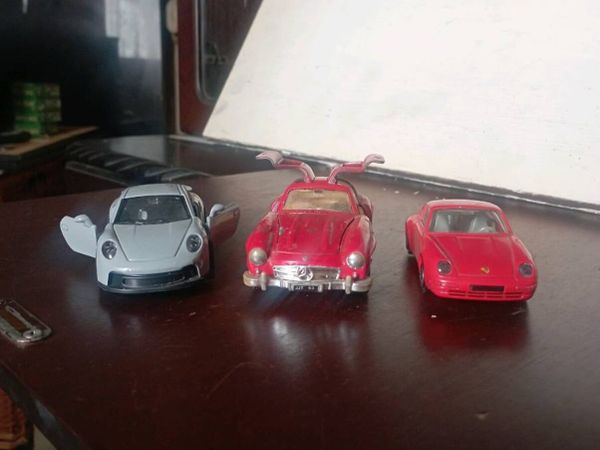 CORGI MODLE CAR'S SELLING AS A JOBLOT 1-43 SCALE - Main image