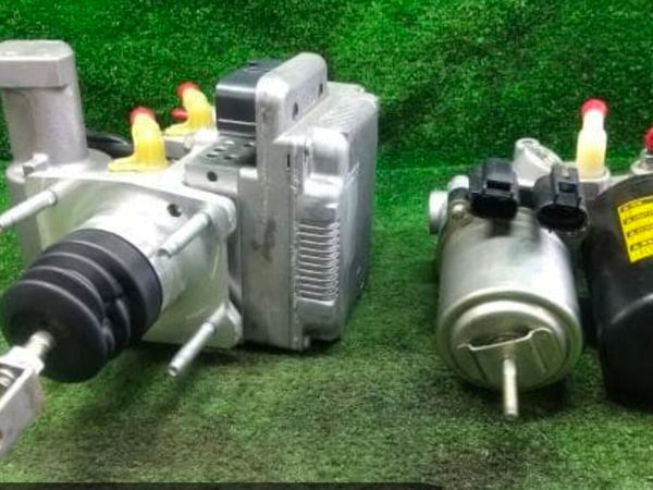 Toyota camry brake booster pump and master cylinde - Main image