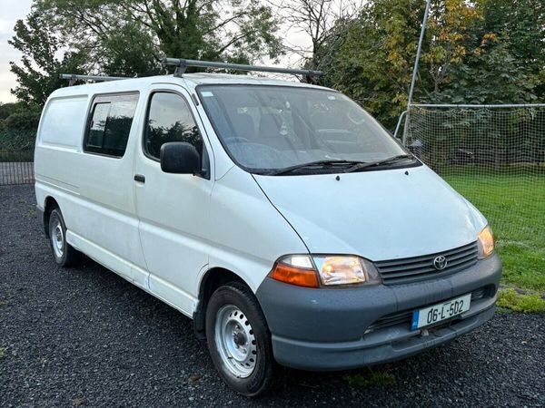 Toyota Hiace Crewcab - Main image