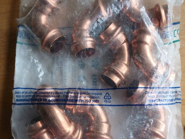 Copper 22mm equal elbows - Main image