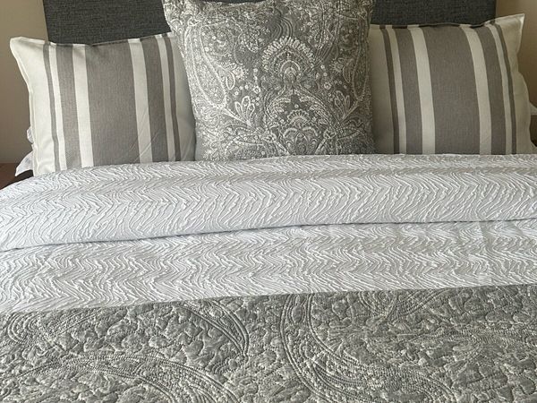 King bed frame and headboard - Main image