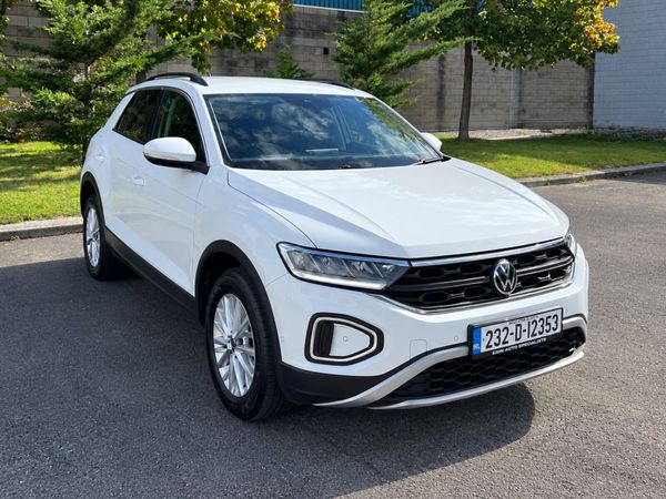 2023 Volkswagen T-Roc Commercial - Main image