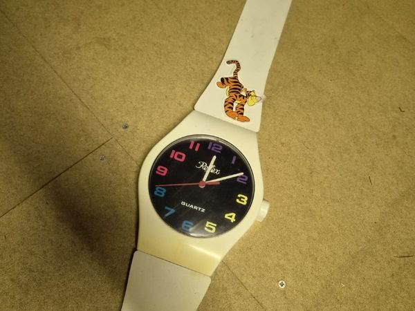 Vintage Giant Wristwatch Wall Clock – Novelty 90s - Main image
