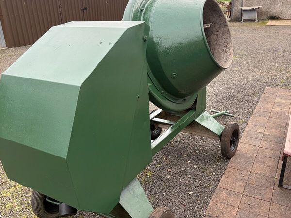 Diesel cement mixer - Main image