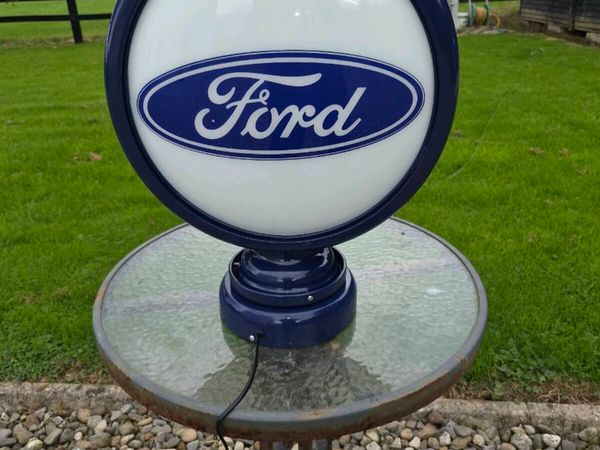 Ford  light  up globe - Main image