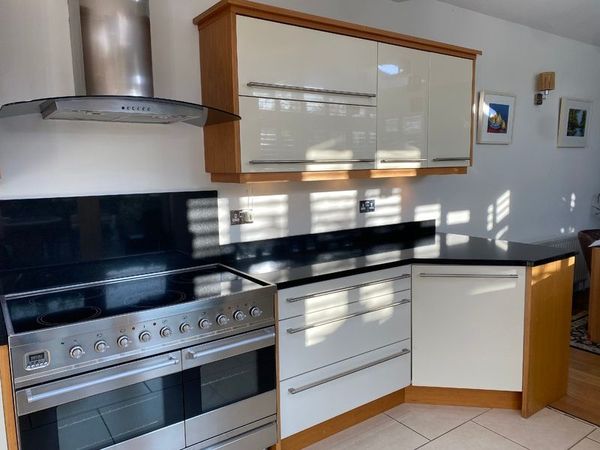 Modern Cream Gloss & Solid Black Granite Kitchen (Includes Electric Range)  North Wicklow - Main image