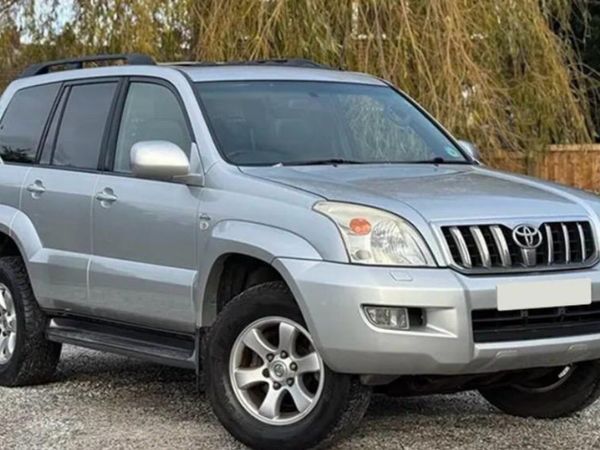 2006 lwb landcruiser for breaking - Main image
