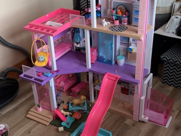 Barbie house as new - Main image