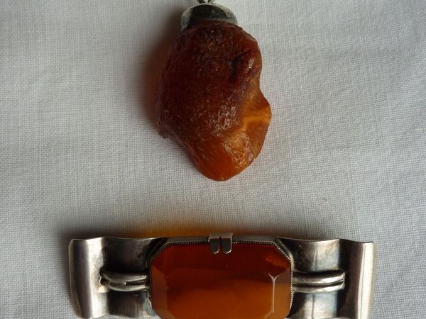 Baltic amber brooch and pendant set - Main image