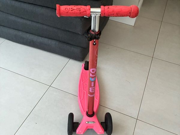 Genuine Maxi Micro 3-Wheel Scooter (Pink) - Main image