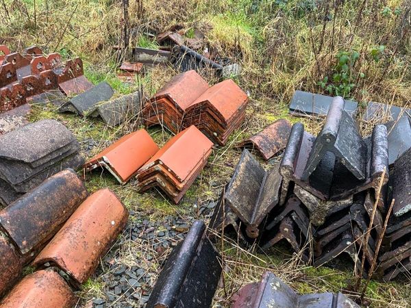 Reclaimed roof ridge caps - Main image