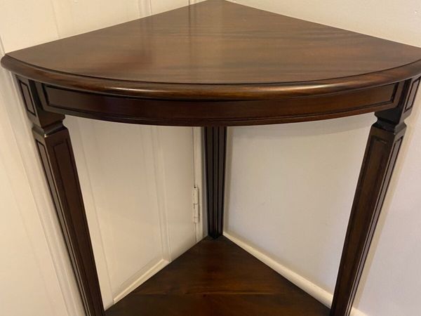 Corner table with shelf - Main image